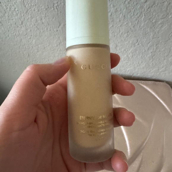 GUCCI ETERNITE DE BEAUTE 24H Full Coverage Luminous Matte Finish Foundation 170W - Picture 9 of 10